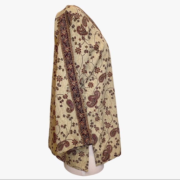 Cream / Beige Color 3/4 Sleeve Top - Picture 3 of 8